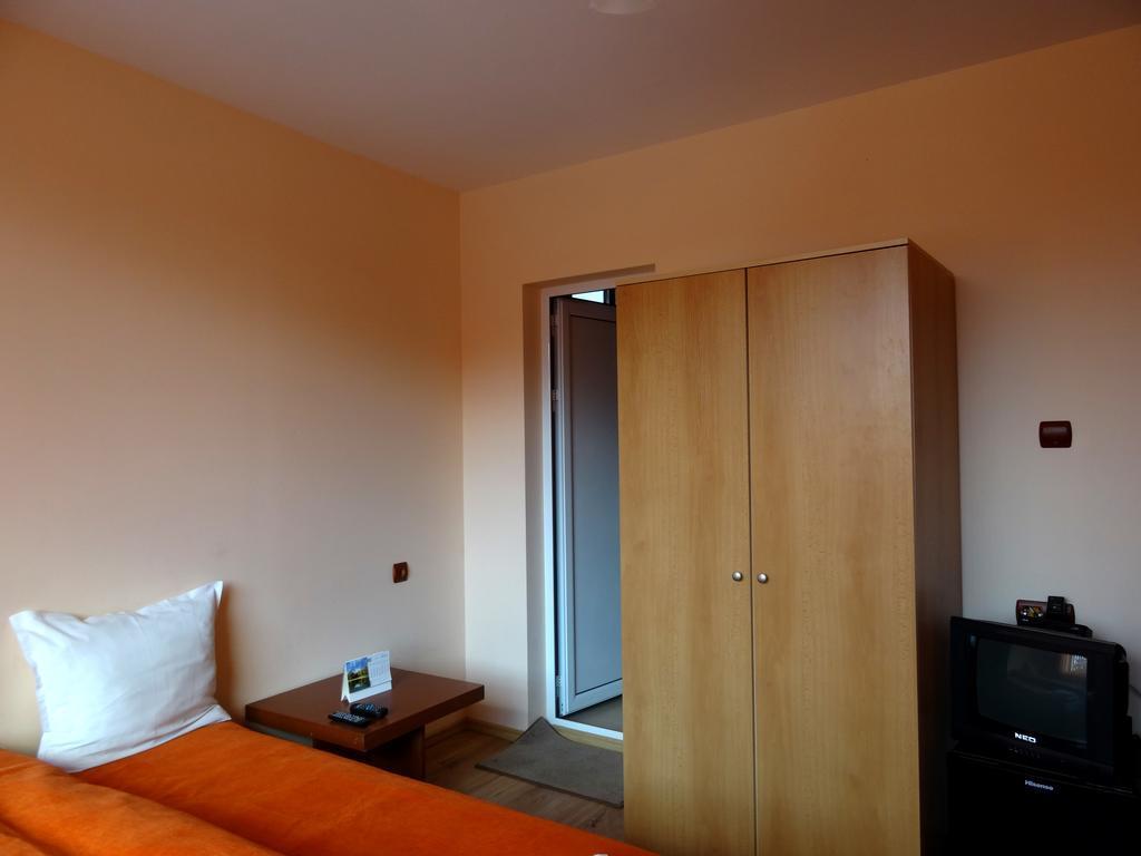 Family Hotel Rose Pavel Banea Exterior foto